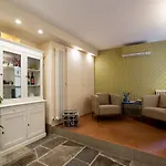 Bed & Breakfast Residenza Di Via Fontana 4*