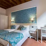 Bed & Breakfast Residenza Di Via Fontana 4*