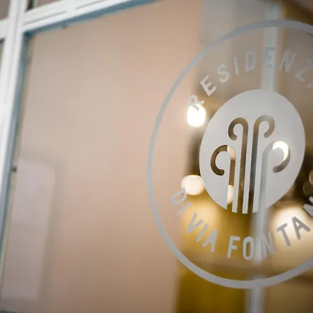 Residenza Di Via Fontana Nocleg ze śniadaniem 3*