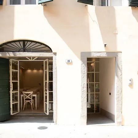 Residenza Di Via Fontana 4* Lucca